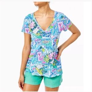 Lilly Pulitzer V-Neck Cotton Tee - NWT - Size S - Greetings From Print